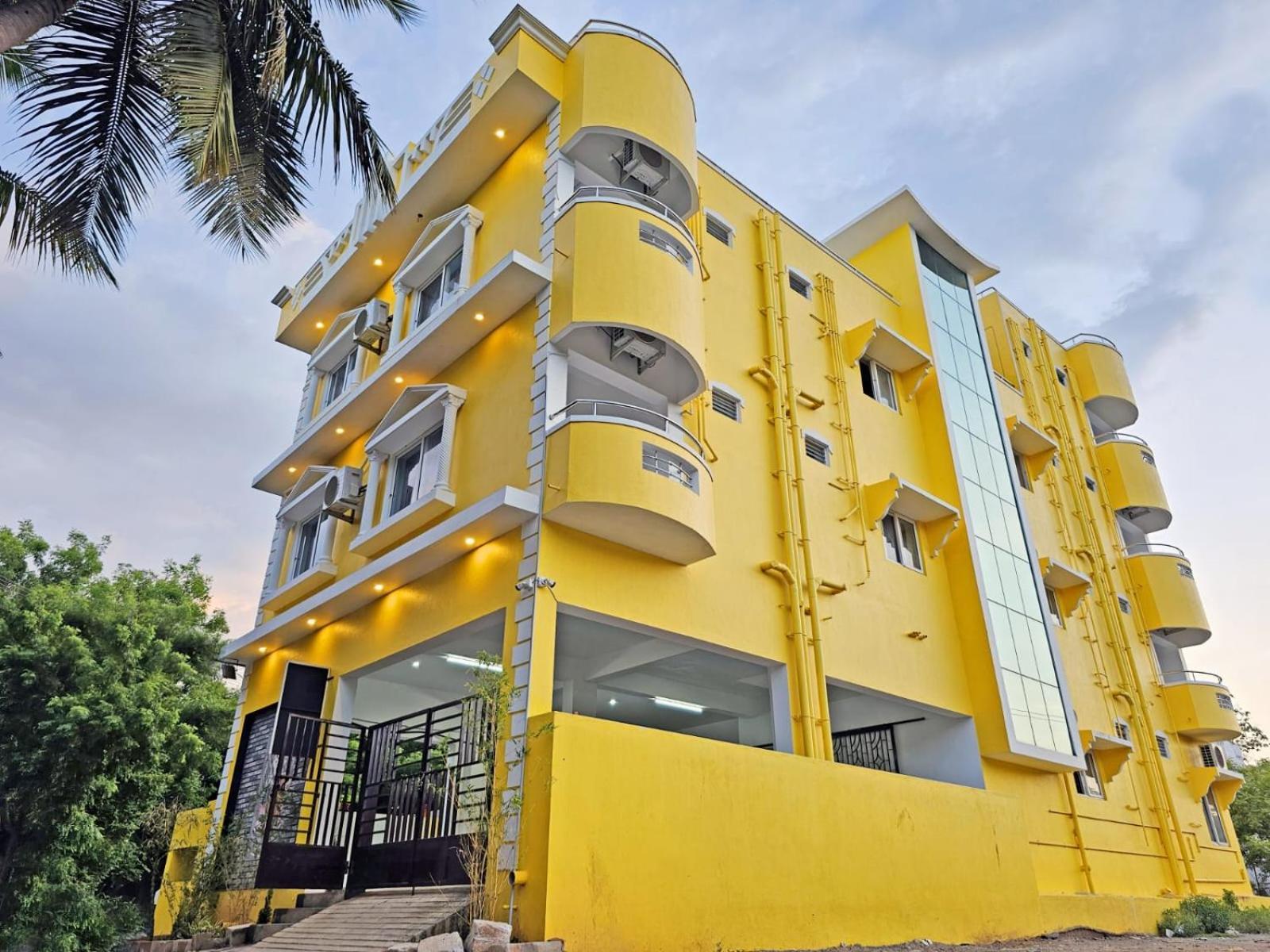 Auro Galaxy Villa Pondicherry Bagian luar foto