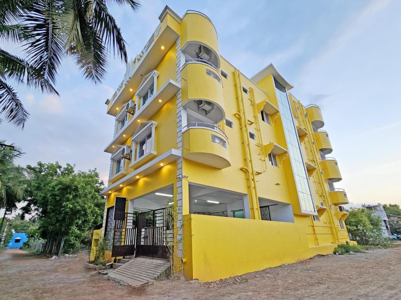 Auro Galaxy Villa Pondicherry Bagian luar foto